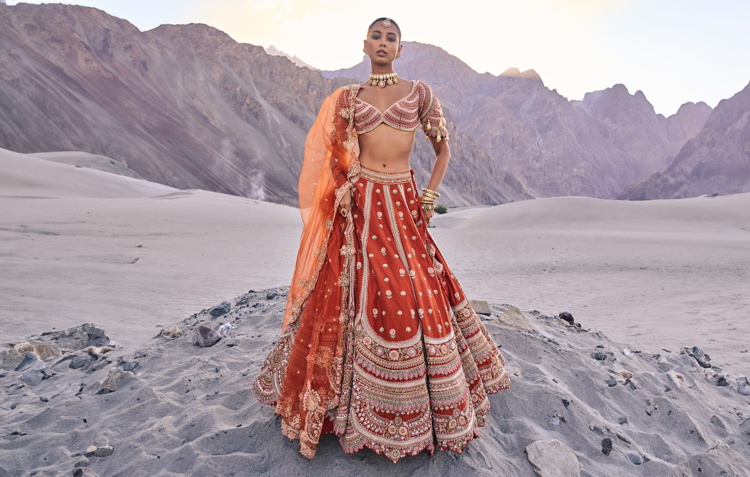 Mixing Traditional and Modern: Innovative Lehenga Choli Designs